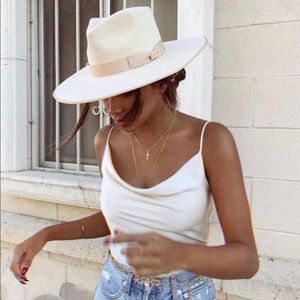 Lack of color Ivory Rancher size M 57cm